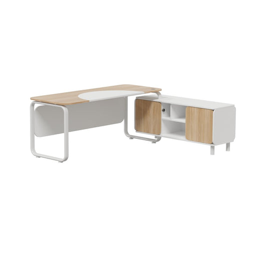 A imagem mostra a Mesa Diretor Leone  Branca, um móvel elegante e funcional, ideal para um escritório moderno. A mesa tem um design retangular e uma estrutura robusta, com uma superfície ampla, perfeita para acomodar computador, documentos e outros itens essenciais do trabalho. Suas bordas são suaves e os pés são fortes, mas discretos, garantindo estabilidade e um visual sofisticado.